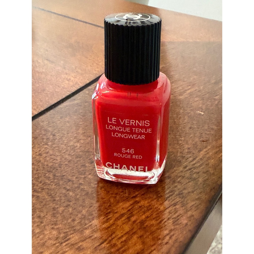 Chanel Le Vernis Longwear Nail Colour 546 Rouge Red Crimson discontinued color